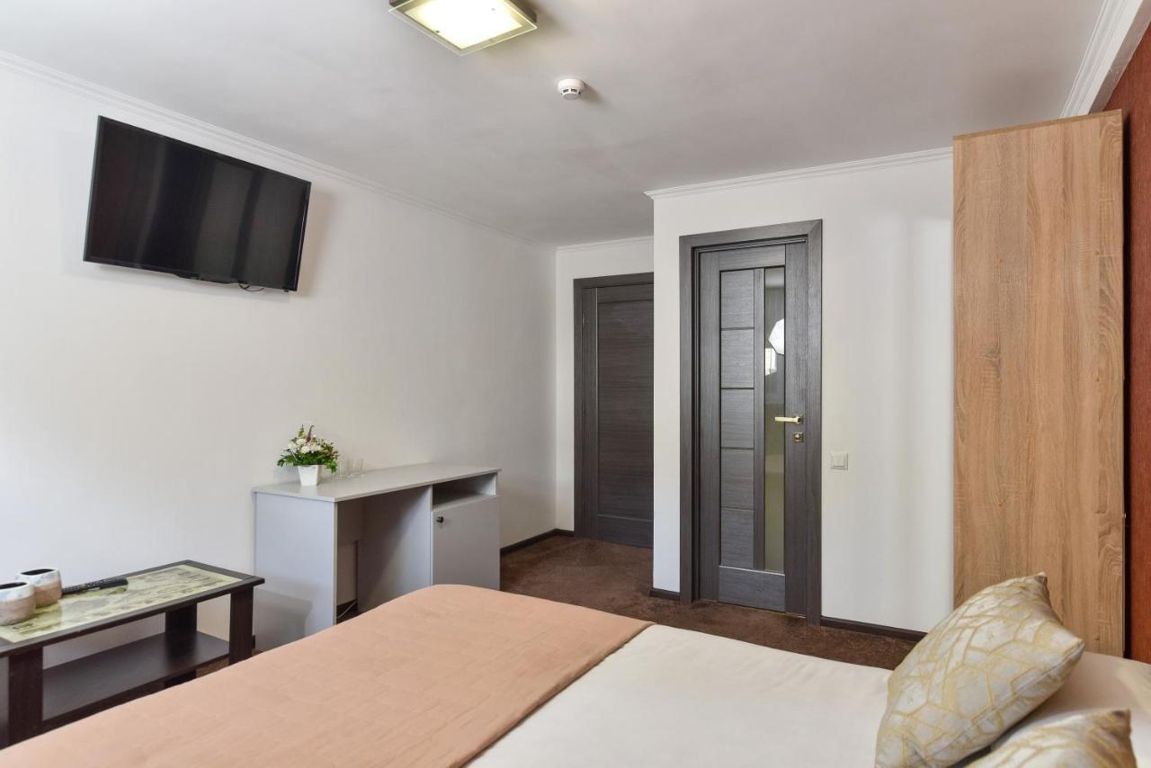 Venus Hotel Odessa Extérieur photo