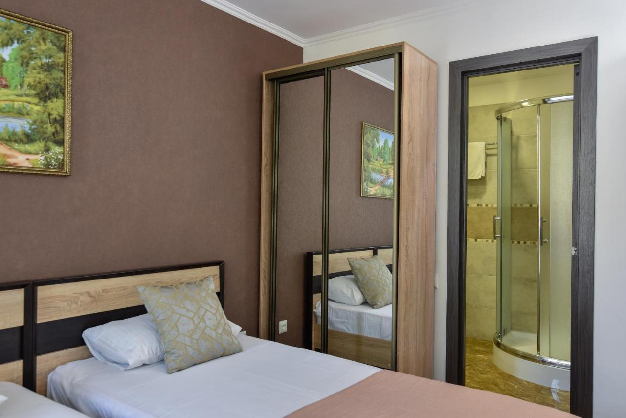 Venus Hotel Odessa Extérieur photo