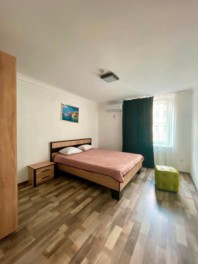 Venus Hotel Odessa Extérieur photo