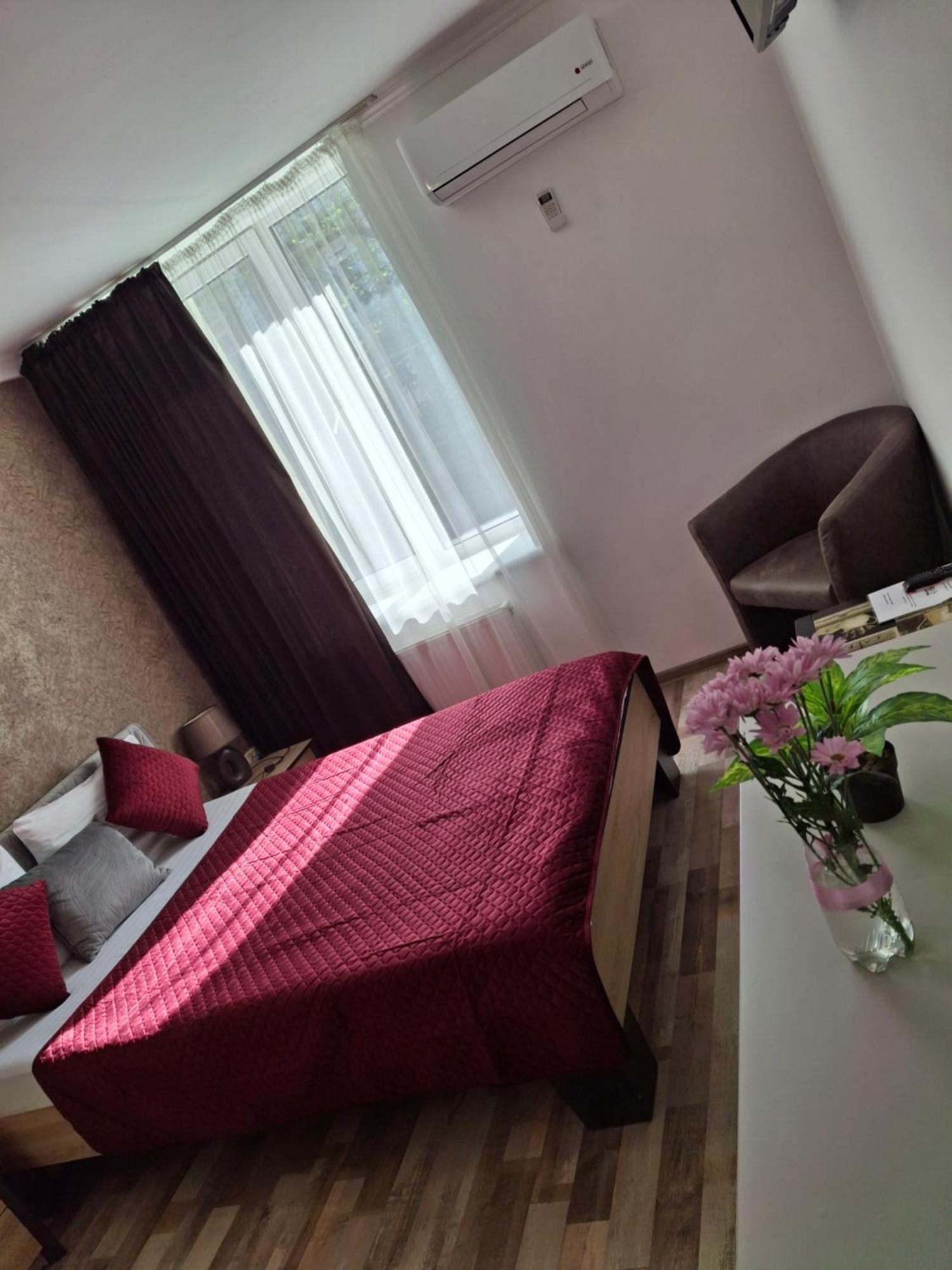 Venus Hotel Odessa Extérieur photo